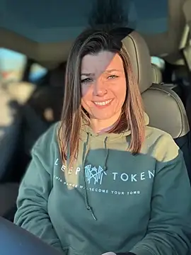 Snapshot of LadyLena1 chatting on 01/27/25, 12:22 LadyLena1 online show from 01/27/25, 12:22