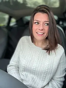 Snapshot of LadyLena1 chatting on 01/30/25, 06:54 LadyLena1 online show from 01/30/25, 06:54