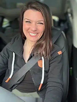 Snapshot of LadyLena1 chatting on 02/01/25, 04:33 LadyLena1 online show from 02/01/25, 04:33