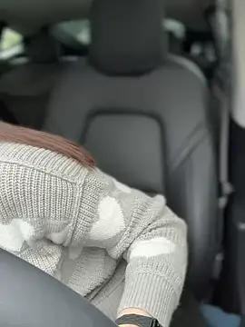 Snapshot of LadyLena1 chatting on 02/04/25, 06:06 LadyLena1 online show from 02/04/25, 06:06