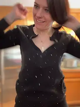 Snapshot of LadyLena1 chatting on 02/13/25, 06:48 LadyLena1 online show from 02/13/25, 06:48