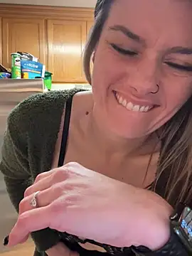 Snapshot of LadyLena1 chatting on 02/16/25, 03:15 LadyLena1 online show from 02/16/25, 03:15