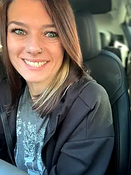 Snapshot of LadyLena1 chatting on 09/18/25, 04:31 LadyLena1 online show from 09/18/25, 04:31