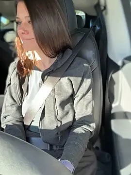 Snapshot of LadyLena1 chatting on 10/15/25, 06:08 LadyLena1 online show from 10/15/25, 06:08