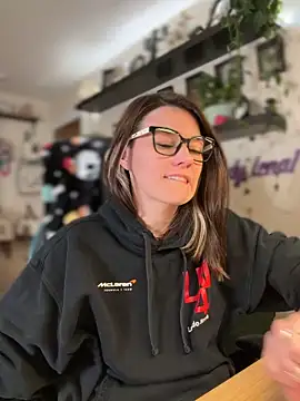 Snapshot of LadyLena1 chatting on 10/19/25, 12:22 LadyLena1 online show from 10/19/25, 12:22