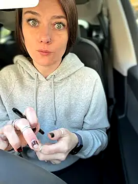 Snapshot of LadyLena1 chatting on 10/29/25, 06:09 LadyLena1 online show from 10/29/25, 06:09