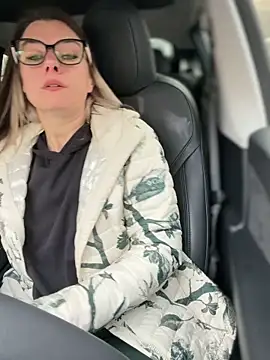 Snapshot of LadyLena1 chatting on 11/02/25, 05:04 LadyLena1 online show from 11/02/25, 05:04