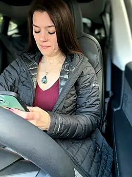 Snapshot of LadyLena1 chatting on 11/17/25, 10:04 LadyLena1 online show from 11/17/25, 10:04