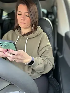 Snapshot of LadyLena1 chatting on 11/20/25, 07:02 LadyLena1 online show from 11/20/25, 07:02