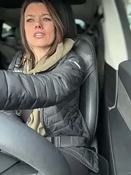 Snapshot of LadyLena1 chatting on 11/28/25, 06:10 LadyLena1 online show from 11/28/25, 06:10