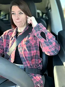 Snapshot of LadyLena1 chatting on 11/30/25, 06:12 LadyLena1 online show from 11/30/25, 06:12