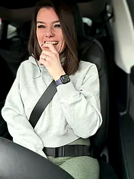 Snapshot of LadyLena1 chatting on 12/18/25, 09:10 LadyLena1 online show from 12/18/25, 09:10