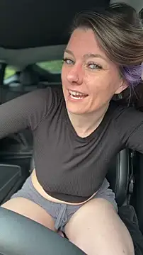 Snapshot of LadyLena1 chatting on 07/22/26, 04:32 LadyLena1 online show from 07/22/26, 04:32