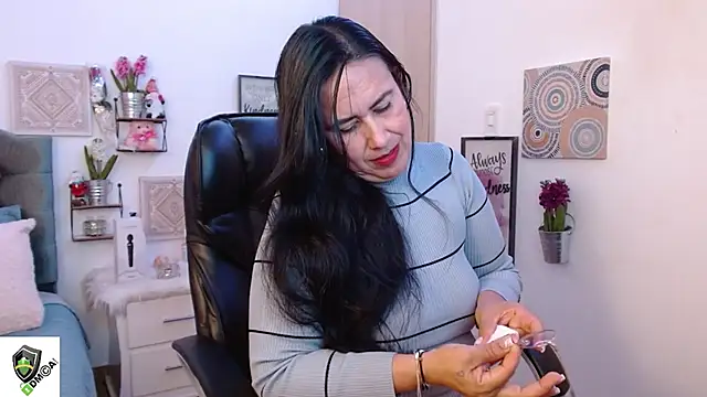 amalia brunette online show from 01/04/25, 11:27