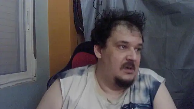 Snapshot of porkorossy chatting on 06/15/26, 10:23 porkorossy online show from 06/15/26, 10:23