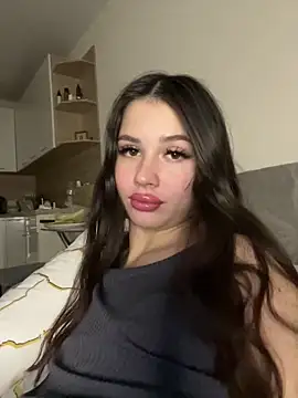 Snapshot of SofiaLaLight chatting on 10/24/25, 03:30 SofiaLaLight online show from 10/24/25, 03:30