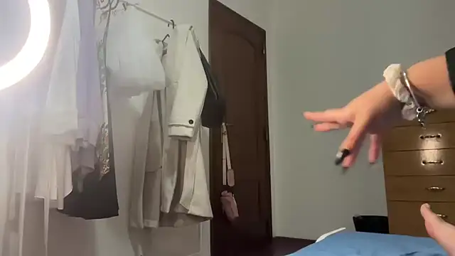 Snapshot of bybabyblue chatting on 11/04/25, 09:36 bybabyblue online show from 11/04/25, 09:36