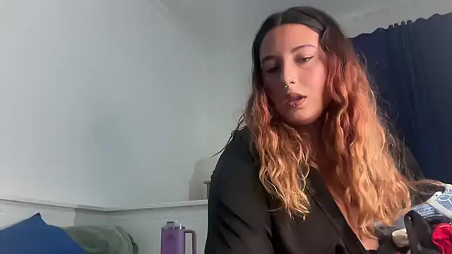 Snapshot of bybabyblue chatting on 11/12/25, 06:19 bybabyblue online show from 11/12/25, 06:19