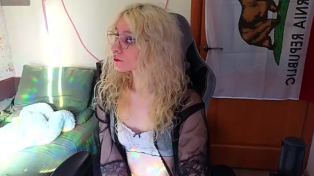 Lori Myaf online show from 04/14/26, 02:12