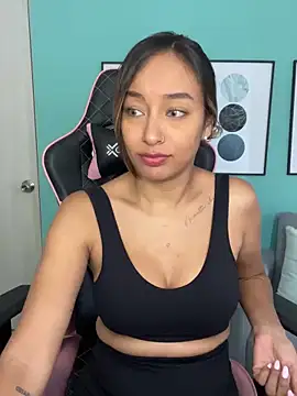 Snapshot of DianaHopson chatting on 01/16/25, 01:14 DianaHopson online show from 01/16/25, 01:14