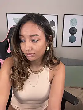 Snapshot of DianaHopson chatting on 03/04/25, 01:49 DianaHopson online show from 03/04/25, 01:49