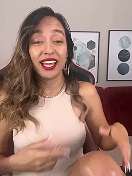 Snapshot of DianaHopson chatting on 03/19/25, 02:24 DianaHopson online show from 03/19/25, 02:24