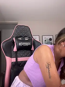 DianaHopson online show from 11/02/25, 11:34