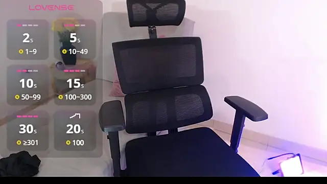 lilian prada online show from 01/21/25, 07:39