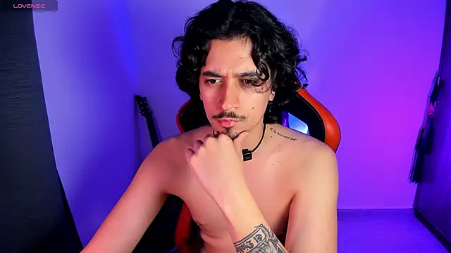 Snapshot of Alexfloresz chatting on 06/03/26, 12:57 Alexfloresz online show from 06/03/26, 12:57
