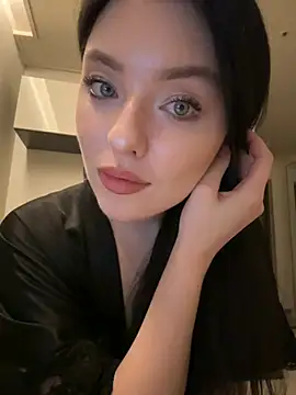 Snapshot of Angela_Fosterr chatting on 06/18/26, 04:22 Angela Fosterr online show from 06/18/26, 04:22