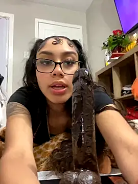 Snapshot of badbaby187 chatting on 10/21/25, 08:42 badbaby187 online show from 10/21/25, 08:42