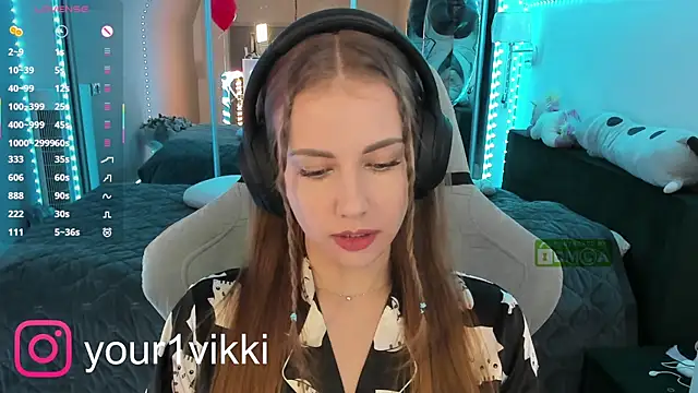 Snapshot of Vikki_Cheese chatting on 02/20/25, 06:24 Vikki Cheese online show from 02/20/25, 06:24