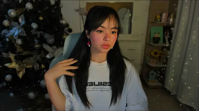 Snapshot of Olivia_xd_ chatting on 11/30/25, 09:24 Olivia xd online show from 11/30/25, 09:24