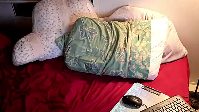 Snapshot of xxpixeyxx chatting on 09/09/25, 02:22 xxpixeyxx online show from 09/09/25, 02:22