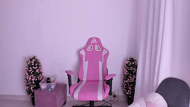 keissy rincon  online show from 11/26/25, 03:18