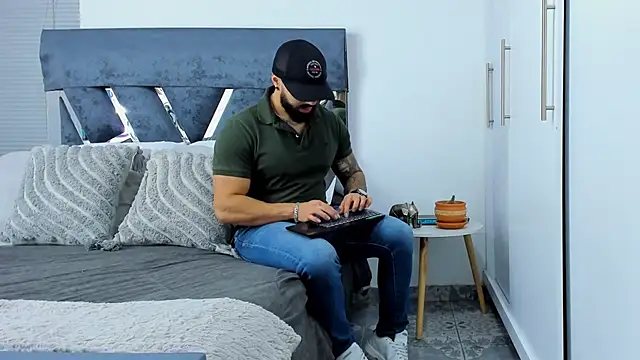 Zack Froone online show from 10/23/25, 04:06