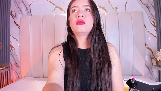 SaraRiley online show from 04/06/26, 11:05