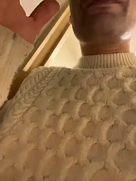 Snapshot of athenphysics chatting on 12/26/24, 11:03 athenphysics online show from 12/26/24, 11:03