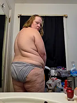 Snapshot of virgieblanca chatting on 10/16/25, 02:12 virgieblanca online show from 10/16/25, 02:12