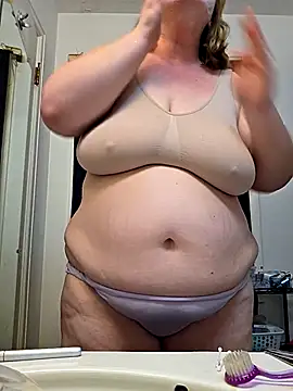 Snapshot of virgieblanca chatting on 10/17/25, 04:04 virgieblanca online show from 10/17/25, 04:04