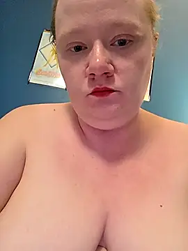 Snapshot of virgieblanca chatting on 10/27/25, 04:05 virgieblanca online show from 10/27/25, 04:05