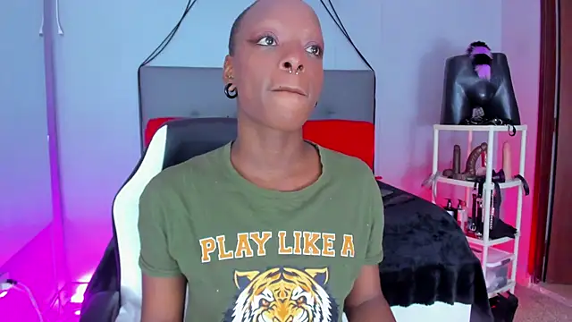 Snapshot of Coco_Kiss chatting on 10/31/25, 05:25 Coco Kiss online show from 10/31/25, 05:25