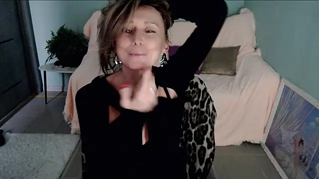 HornyMilf 777 online show from 03/05/25, 12:00