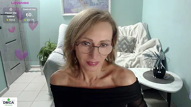Snapshot of HornyMilf_777 chatting on 07/18/26, 07:12 HornyMilf 777 online show from 07/18/26, 07:12