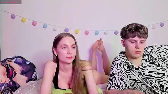 Emily and Ilumi online show from 01/03/25, 04:00