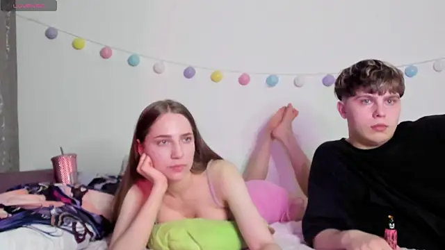 Emily and Ilumi online show from 01/04/25, 06:41