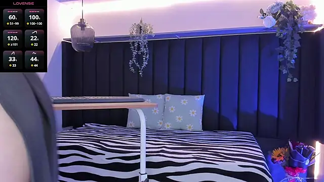 PawgGirl18 online show from 01/04/25, 03:39