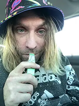 Snapshot of 4kUsh2Fashion0 chatting on 01/16/25, 02:19 4kUsh2Fashion0 online show from 01/16/25, 02:19