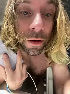 Snapshot of 4kUsh2Fashion0 chatting on 01/20/25, 11:56 4kUsh2Fashion0 online show from 01/20/25, 11:56