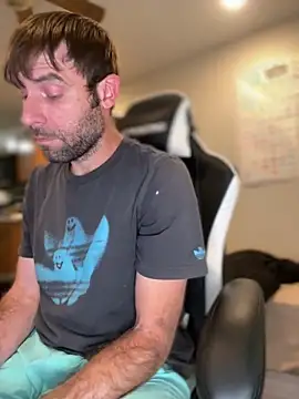 4kUsh2Fashion0 online show from 09/15/25, 07:14